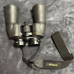 Nikon Aculon A211 10x50 Binoculars with Strap
